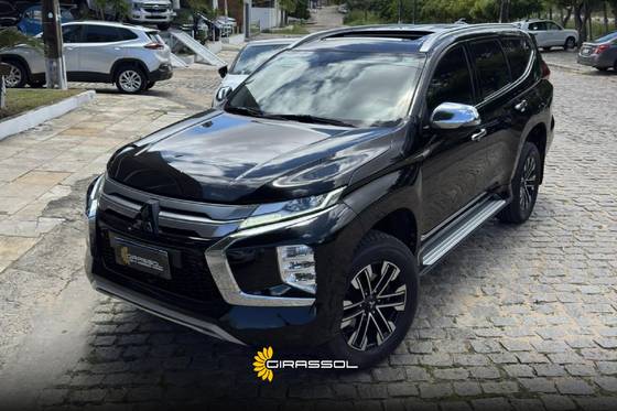 MITSUBISHI PAJERO SPORT 2.4 16V MIVEC TURBO DIESEL HPE-S AWD AUTOMÁTICO